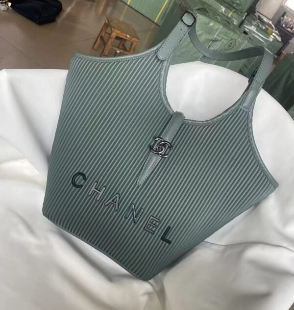 شنطة ماركة شانيل
