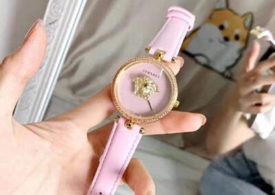 ساعة نسائية ماركة فيرزاتشي