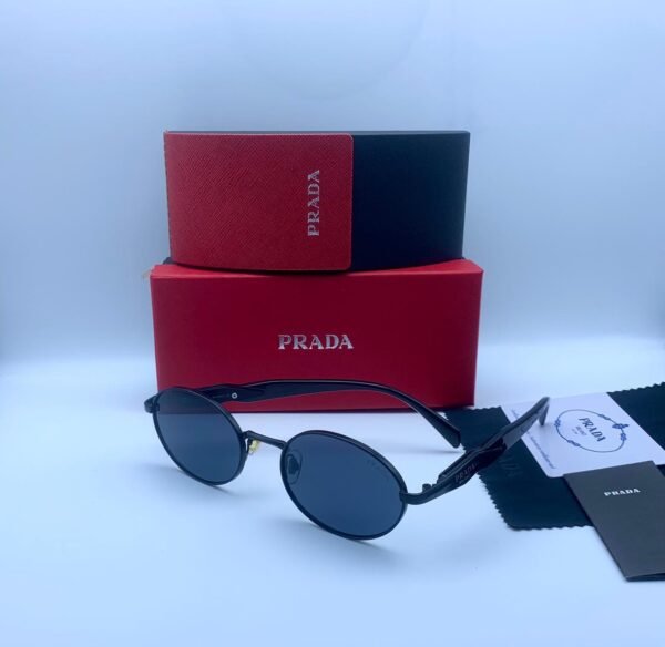 نظارات نسائية ماركة برادا