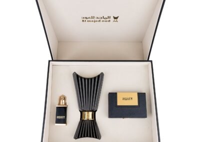 صندوق هدايا جلد أسود صغير