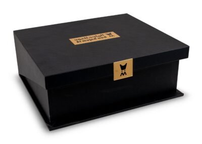 صندوق هدايا جلد أسود صغير