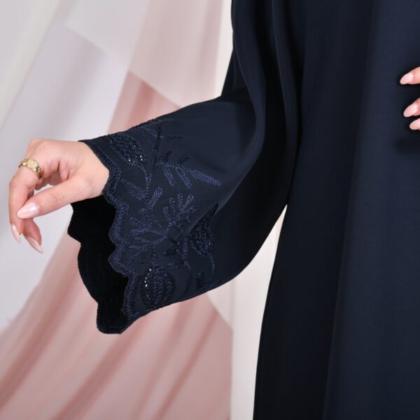 عباية لف باللون الكحلي ربع كلوش
