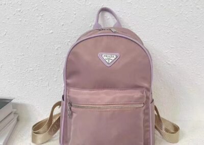شنطة ظهر ماركة برادا